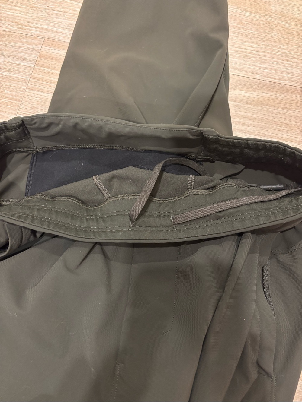 Lululemon men’s surge joggers - Picture 2 of 7